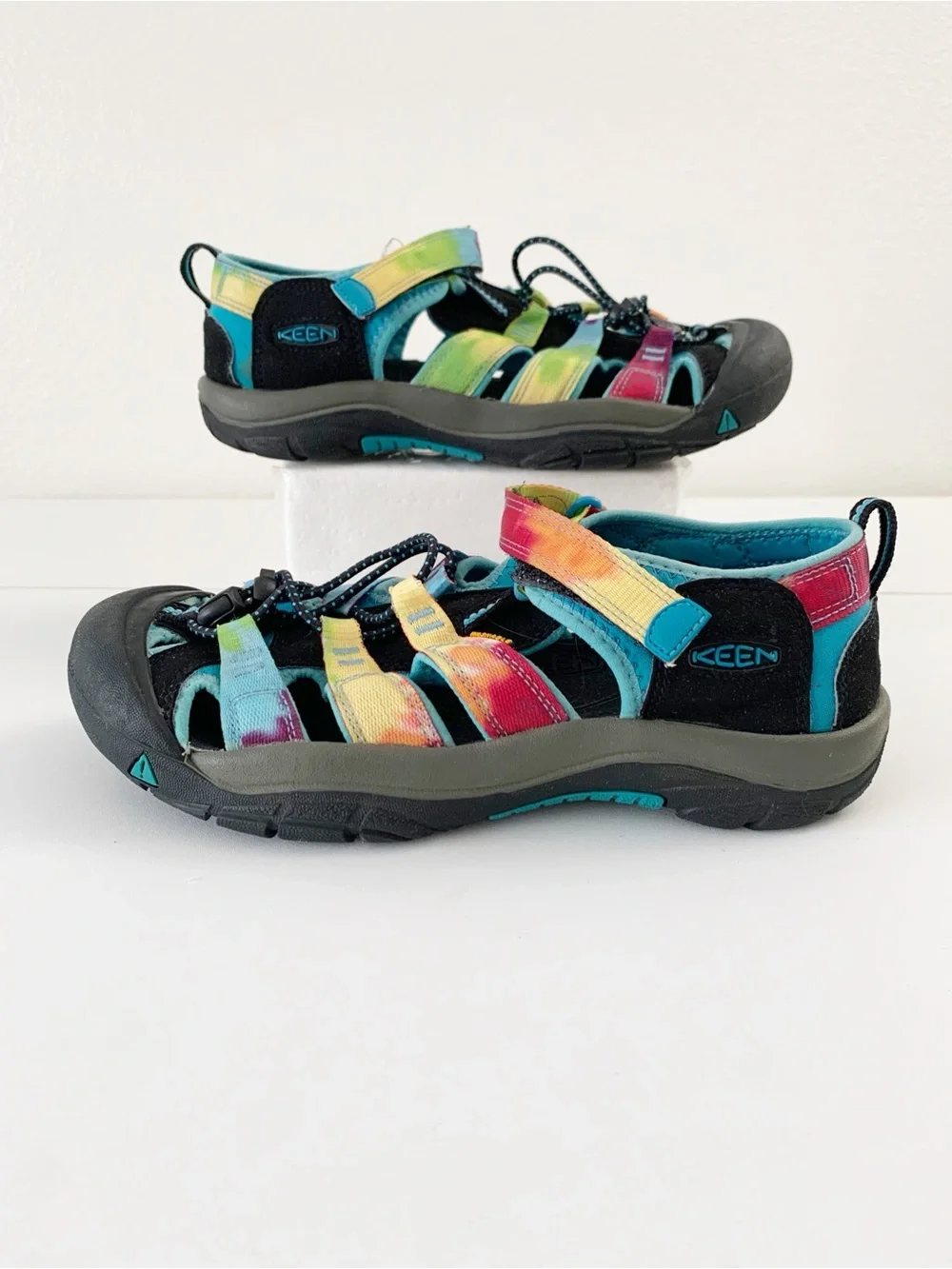Keen Newport H2 Multicolor Sport Sandals~ 6 Y/ 7.5-8W